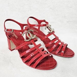 CHANEL Patent Leather Strappy Sandals with Gold CC Charm -Size 40